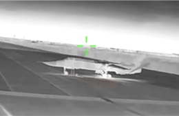 Video UAV Ukraine tấn công máy bay ném bom chiến thuật của Nga