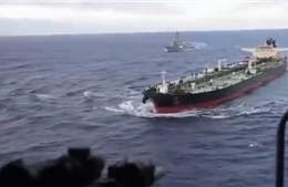 Video lính Mỹ lên tàu chở dầu ở Ấn Độ Dương