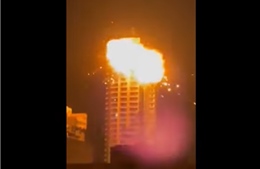 Video tòa nhà chung cư ở Bahrain bốc cháy sau vụ tấn công của Iran