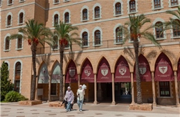 Sau cảnh báo của Iran, các đại học Mỹ ở Trung Đông chuyển sang học trực tuyến