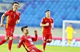 Quang Hải nhận &#39;mưa lời khen&#39; từ các chuyên gia bóng đá quốc tế