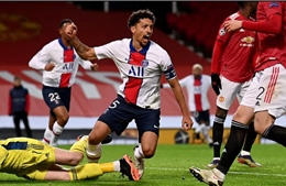 PSG &#39;đánh sập&#39; Old Trafford