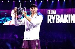 Vượt sóng gió, Elena Rybakina ở đỉnh cao cùng ngôi vô địch WTA Finals 2025