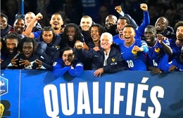 Tuyển Pháp đoạt vé dự World Cup, Ronaldo nhận thẻ đỏ khi Bồ Đào Nha thua sốc