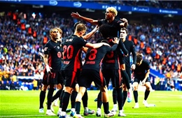 Hansi Flick biến Barcelona thành nhà Vua mới ở La Liga