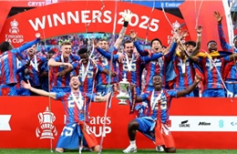 Tạo &#39;cú sốc&#39; tại FA Cup, Crystal Palace lần đầu có danh hiệu sau 119 năm