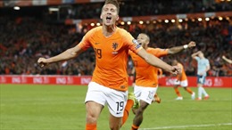 Ngược dòng thắng nghẹt thở Bắc Ireland, Hà Lan chiếm ngôi đầu bảng
