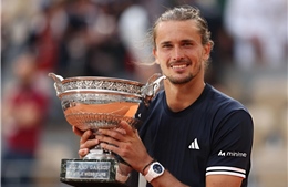 Zverev giành danh hiệu Grand Slam đầu tiên trong sự nghiệp 