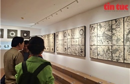 Giải mã những biến hóa hội họa và sắp đặt trong triển lãm ‘Trăm năm tính cuộc vuông tròn’