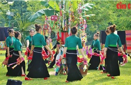 Gìn giữ nét đẹp văn hóa của dân tộc Thái đen Lai Châu qua lễ hội Then Kin Pang