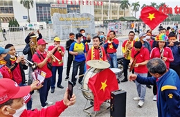 Sân Mỹ Đình rực sắc đỏ, CĐV bày tỏ niềm tin vào tuyển Việt Nam trước trận gặp Oman