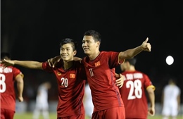 &#39;Song Đức&#39; tỏa sáng, tuyển Việt Nam đặt một chân vào chung kết AFF Cup 2018