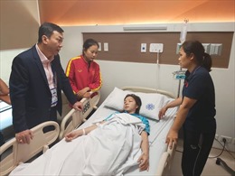 Tuyển thủ đội bóng đá nữ Việt Nam phải nhập viện vì kiệt sức sau trận chung kết