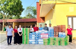 AGRIBANK chi nhánh Tân Yên ủng hộ 278 triệu đồng hỗ trợ khách hàng và người dân bị ảnh hưởng mưa lũ