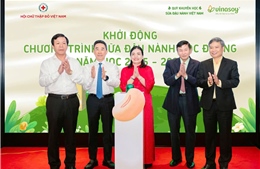 Trao gần 10.000 hộp sữa đậu nành Fami Cam xi cho học sinh vùng khó khăn  