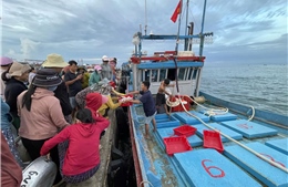 Trao &#39;cần câu&#39; giúp người dân cải thiện đời sống vươn lên thoát nghèo