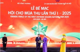 Agribank trao 10 tỷ đồng an sinh xã hội, ủng hộ đồng bào vùng bão lũ