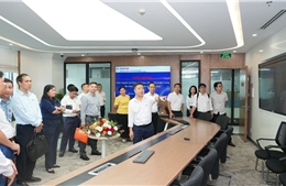 Đoàn khảo sát của Quốc hội làm việc với EVNHCMC về phát triển lưới điện thông minh