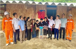 PC Lai Châu trao nhà tình nghĩa cho hộ nghèo 