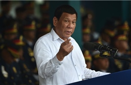 Tổng thống Duterte phản pháo Mỹ vì bị ngăn mua tàu ngầm Nga 