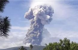 Núi lửa phun cao 4km ở Sulawesi sau thảm họa kép động đất-sóng thần
