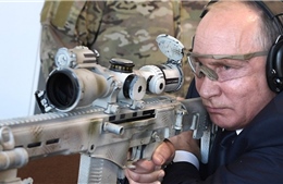 Xem Tổng thống Putin trổ tài thiện xạ, thử súng bắn tỉa mới nhất