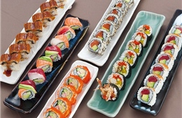 Bị nhà hàng buffet cấm cửa vì ăn 100 đĩa sushi