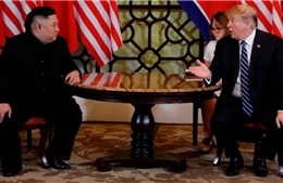 Tổng thống Donald Trump và Chủ tịch Kim Jong-un bắt đầu họp kín