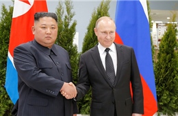 Toàn cảnh cuộc gặp đầu tiên giữa Tổng thống Vladimir Putin và Chủ tịch Kim Jong-un