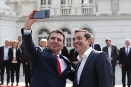 Tấm selfie đặt dấu chấm hết cho một trong những xung đột dài nhất châu Âu