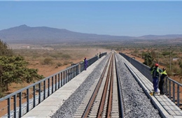 ‘Bóng ma’ nợ khổng lồ và &#39;giấc mơ&#39; đường sắt tỷ USD của Kenya