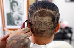 Dư luận Thái Lan tranh cãi về việc cạo tóc hình Vua Vajiralongkorn 