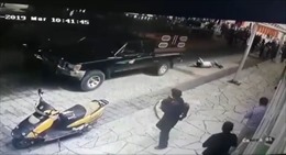 Thị trưởng ở Mexico bị bắt trói, kéo lê trên đường vì thất hứa với dân