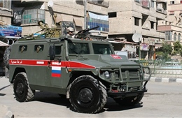 Quân cảnh Nga lần đầu tuần tra thành phố Manbij, Syria