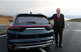 Tổng thống Erdogan lái thử ô tô điện đầu tiên của Thổ Nhĩ Kỳ