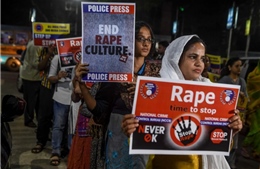 Cảnh sát Ấn Độ bắn chết 4 kẻ hiếp dâm thiêu sống nữ bác sĩ