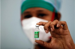 Nam Phi đề nghị Viện Serum ở Ấn Độ nhận lại 1 triệu liều vaccine COVID-19