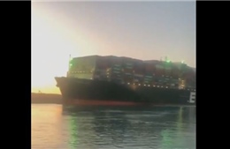 Giải cứu thành công siêu tàu container sau gần 1 tuần mắc kẹt ở kênh đào Suez 