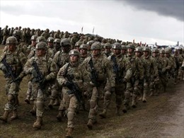 NATO tập trung 40.000 binh sĩ gần biên giới Nga