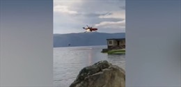 Trực thăng cứu hỏa bốc cháy, rơi xuống hồ nước tại Trung Quốc