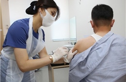 Hàn Quốc tiêm kết hợp 2 loại vaccine COVID-19 cho 760.000 người