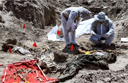 Iraq khai quật mộ tập thể kinh hoàng trên 100 người bị IS thảm sát