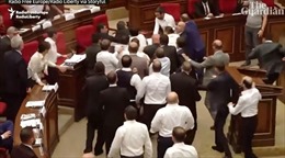 Phiên họp Quốc hội Armenia biến thành vụ ẩu đả hỗn loạn vì bất đồng
