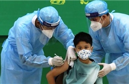 Campuchia triển khai tiêm vaccine COVID-19 cho trẻ từ 6 tuổi