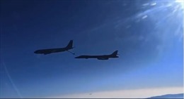Cặp chiến đấu cơ Nga &#39;đuổi&#39; hai máy bay ném bom Mỹ ra xa biên giới