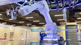 Xem cánh tay robot pha chế đồ uống phục vụ Olympic với tốc độ kỷ lục