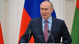 Tổng thống Putin tuyên bố Nga &#39;miễn dịch&#39; với cấm vận