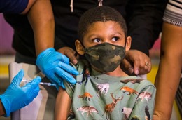CDC Mỹ khuyến nghị tiêm vaccine Pfizer mũi thứ 3 cho trẻ 5-11 tuổi