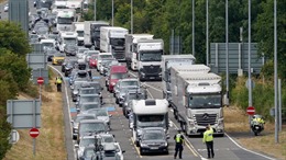 Nước Anh đứng trước nguy cơ tê liệt giao thông vì biểu tình phản đối giá xăng tăng cao