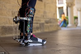 Đi lại nhanh hơn và đỡ tốn sức nhờ giày robot